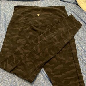 COPY - Lululemon Black Camo Align Size 6 25”